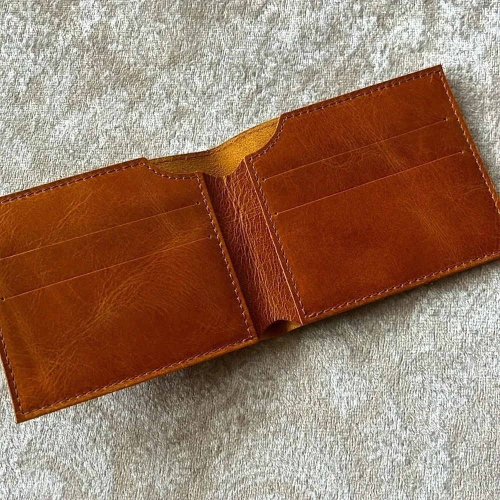 NWOT Genuine Leather Men’s Bifold Wallet Cognac Vintage Slim Minimalist